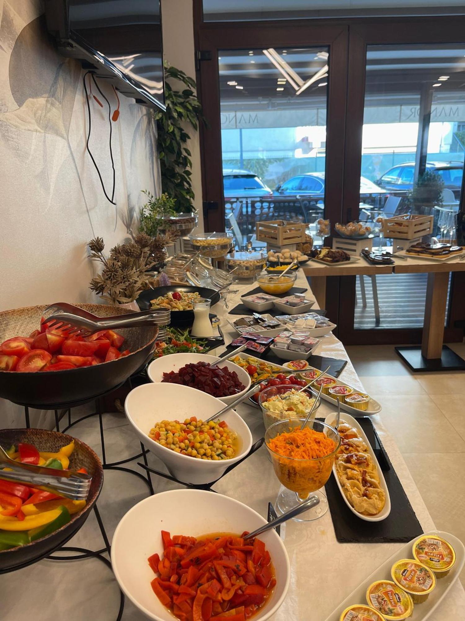 Hotel Manor Năvodari 외부 사진